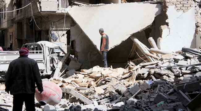 Esed rejimi Doğu Guta'yı bombalamayı sürdürüyor