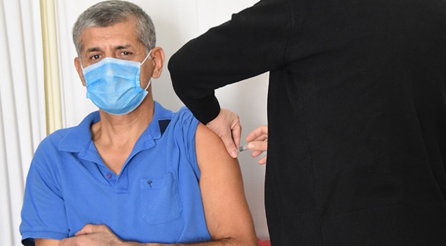 Çin’de geliştirilen aşı Adana’da gönüllülere yapıldı