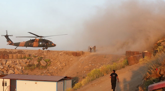 Bakan Hulusi Akar ve komuta kademesi Dağbaşı Üs Bölgesi'nde