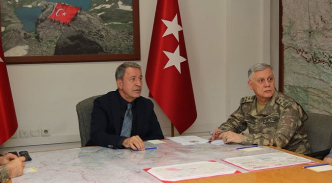 Bakan Hulusi Akar ve komuta kademesi Dağbaşı Üs Bölgesi'nde