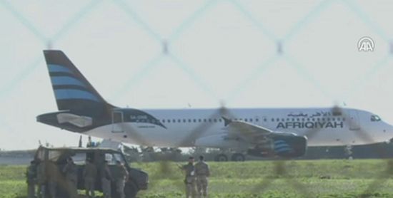 Libya'da yolcu uçağı kaçırıldı