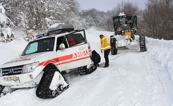 Paletli ambulans hastaların imdadına yetişti