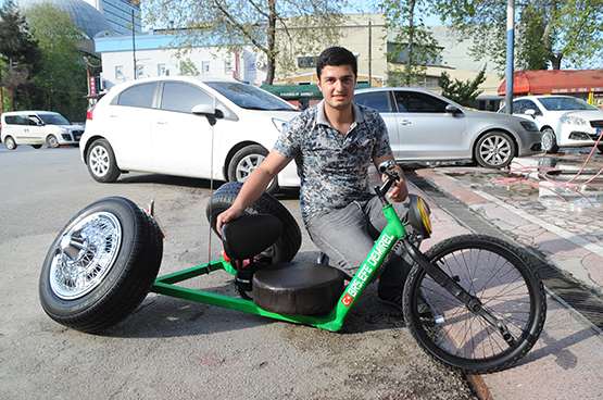 'Patpat' motorlu go-kart ile bisiklet tasarladı