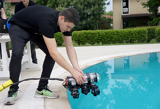 Liselilerin robotu ABD'de yarışacak