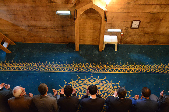 'Çivisiz cami' tarihe tanıklık ediyor