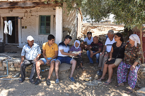 Depremzede Ayşe nineye sürpriz