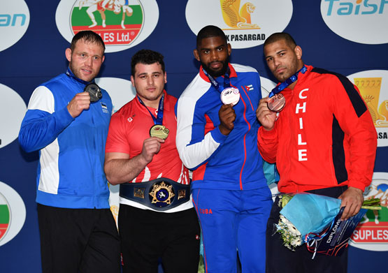 Rıza Kayaalp'ten altın madalya