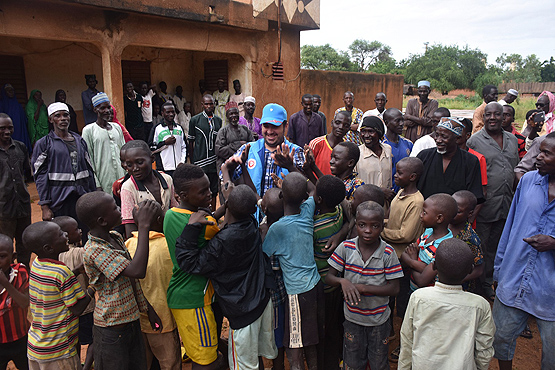'Kurban eti dağıtan her beyaza 'Türk' diyorlar'