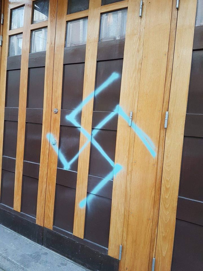 İsveç'te camiye ırkçı saldırı