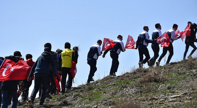 Hakkari'de Zeytin Dalı Harekatı'na destek yürüyüşü