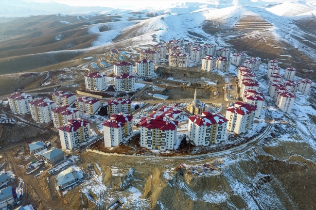 Terörden temizlenen Yüksekova'nın çehresi değişti