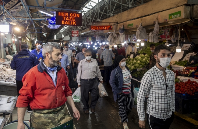 Ankara'da, bayram öncesi alışveriş yoğunluğu yaşandı