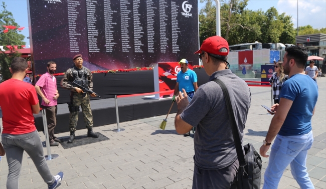 Taksim Meydanı'na Ömer Halisdemir heykeli
