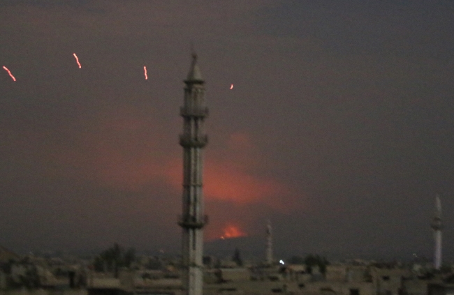 Halep ve Hama'da askeri üslere füze saldırısı