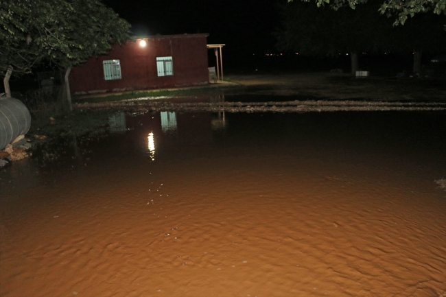 Şanlıurfa’da şiddetli yağış yaşamı olumsuz etkiledi