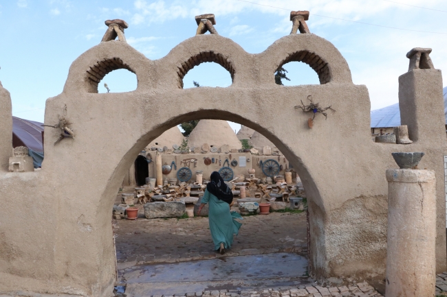 Harran'ın konik kubbeli evleri yazın serin kışın sıcak kalıyor