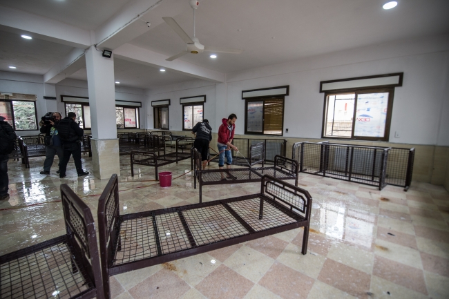 Azez'deki teröristlerin tahrip ettiği hastaneye Türkiye'den yardım eli