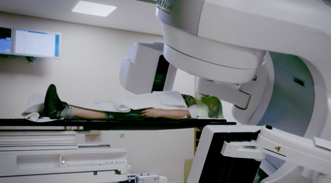 İngiliz anne, kanser hastası oğlunu Türkiye’de tedavi ettirdi