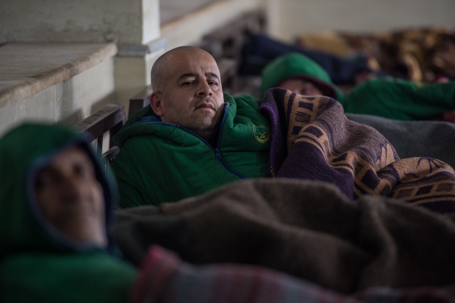 Azez'deki teröristlerin tahrip ettiği hastaneye Türkiye'den yardım eli