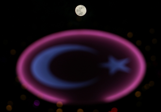 2018'in ilk gününde 'Süper Ay' sürprizi