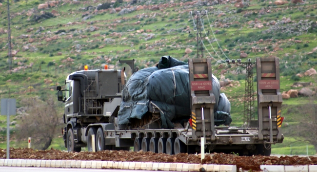Sınır birliklerine komando ve askeri araç sevkiyatı