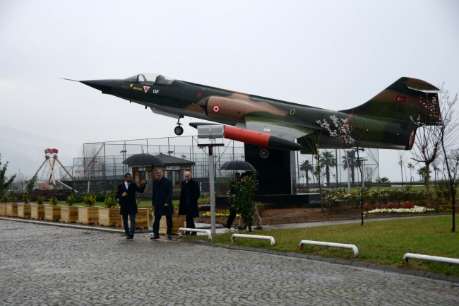 Hava Kuvvetleri Komutanı Küçükakyüz'den memleketine uçak jesti