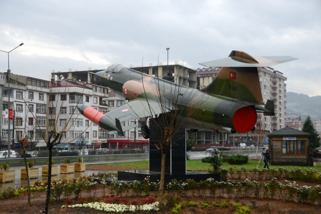 Hava Kuvvetleri Komutanı Küçükakyüz'den memleketine uçak jesti