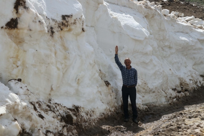 Bitlis'te haziran sonunda karla mücadele çalışmaları sürüyor