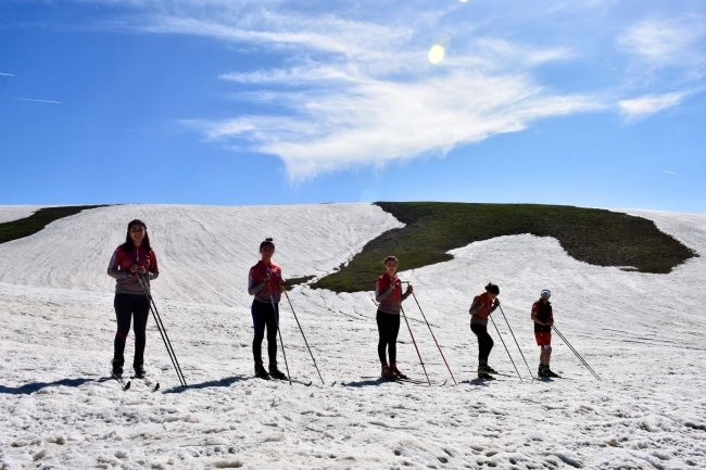 Yılın 8 ayı karın erimediği Muş'ta haziranda kayak yapıldı