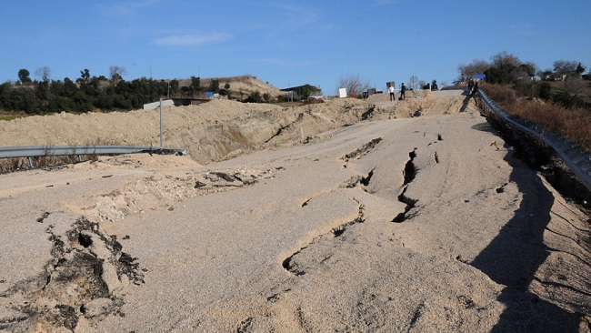 Osmaniye'deki heyelanda 50 ev hasar gördü