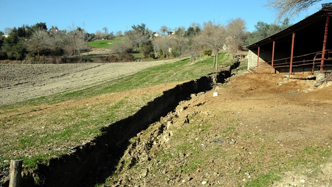 Osmaniye'deki heyelanda 50 ev hasar gördü