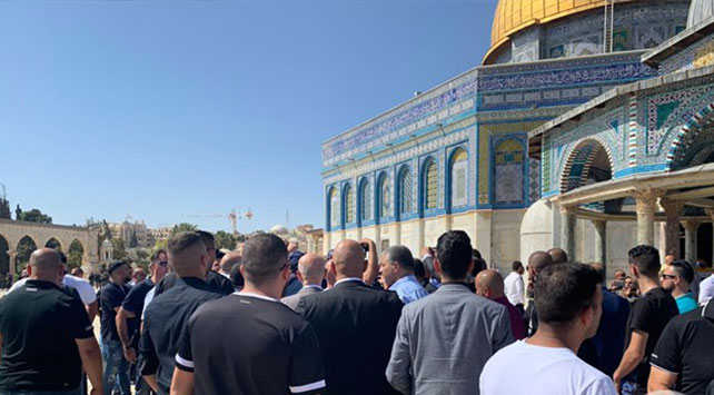 Suudi Arabistan Milli Takımı'nın yönetici kadrosu, Mescid-i Aksa'da. Fotoğraf: Maan News