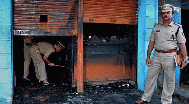 Hindistan'da restoranda yangın: 5 ölü