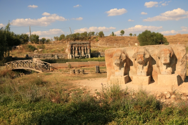 Eflatunpınar Hitit Su Anıtı turistlerin gözdesi oldu