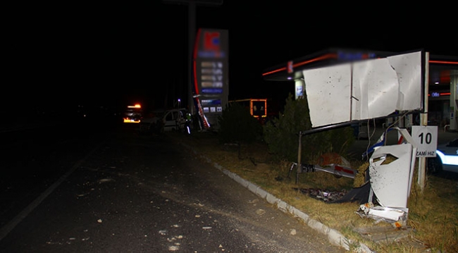 Kaza yapan aracın hız ibresi 190 km’de takılı kaldı