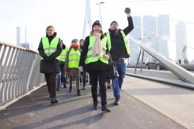 Hollanda'da sarı yeleklilerden protesto gösterileri