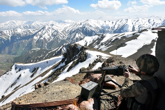 3 bin 200 rakımda vatan savunması