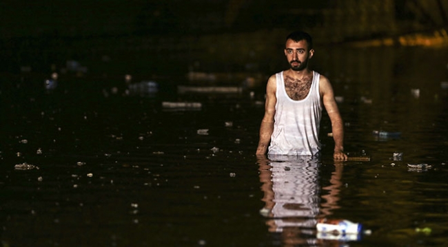 İstanbul'da sağanak su baskınlarına neden oldu