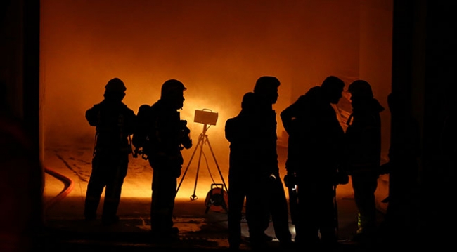 Bakırköy'de fuar merkezinde yangın