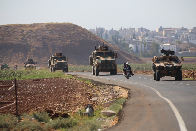 Sınır hattına kurşun geçirmez siper örülüyor