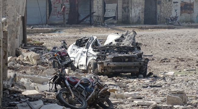 İdlib'de hastane ve okullara saldırı: 10 sivil ölü