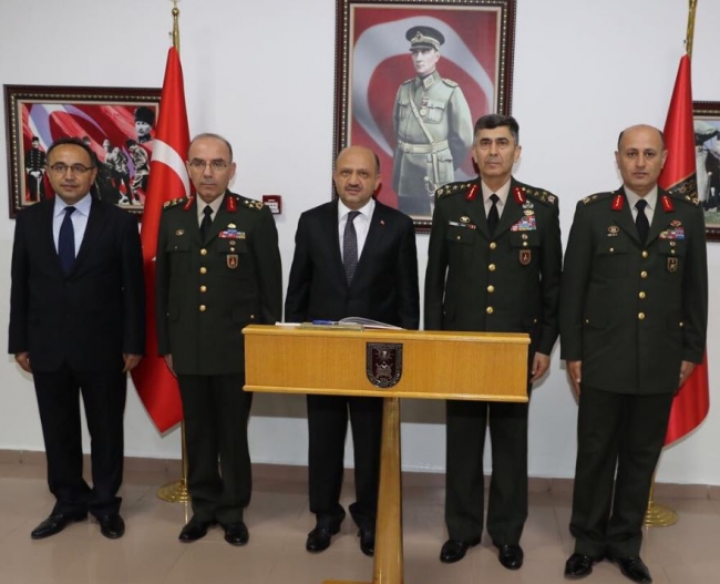 Bakan Işık, Kara Harp Okulu öğrencileriyle iftarda buluştu