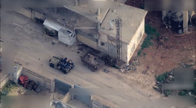 Bayraktar TB2 SİHA'lar görüntüledi, TSK sivillerin arasına saklanan teröristlerin karargahını havaya uçurdu