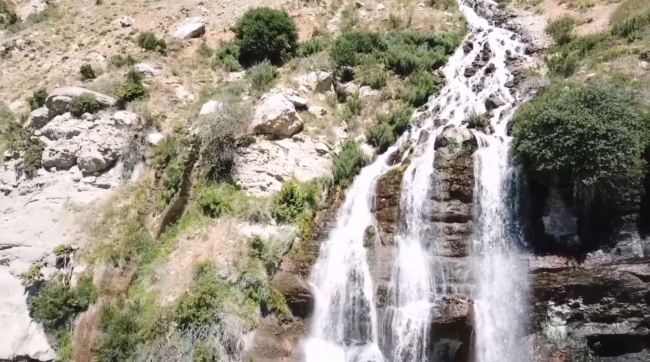 Yıllardır akan Uçarsu Şelalesi kurudu