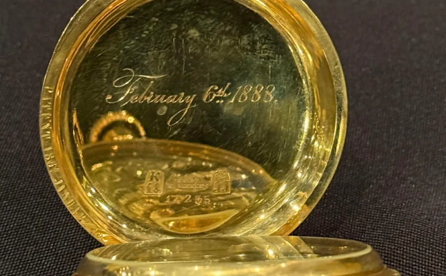 Titanic faciasından kalan altın cep saati 1 milyon sterline satışa çıkıyor