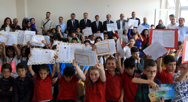 Samsun'daki ikiz ve üçüz öğrencilerin karne mutluluğu