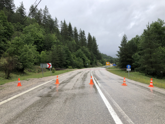 Kastamonu'da yol çöktü: 2 ilçe ulaşıma kapandı