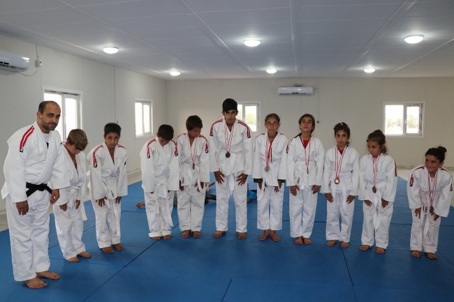 Camide imam, minderde antrenör