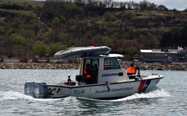 Jandarma gece gündüz inci kefali için nöbet tutuyor