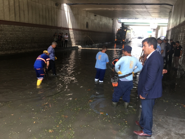 İstanbul'da sağanak günlük yaşamı etkiledi
